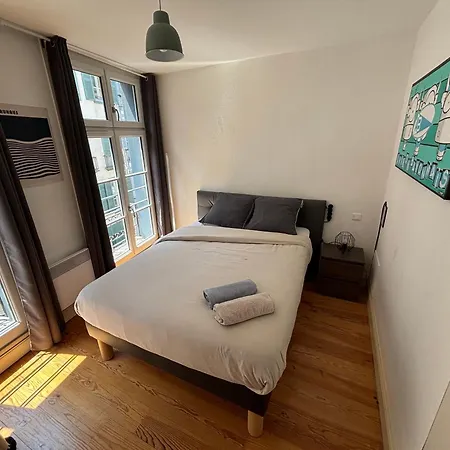 Moderne Au Petit Chez Particulier * بايون